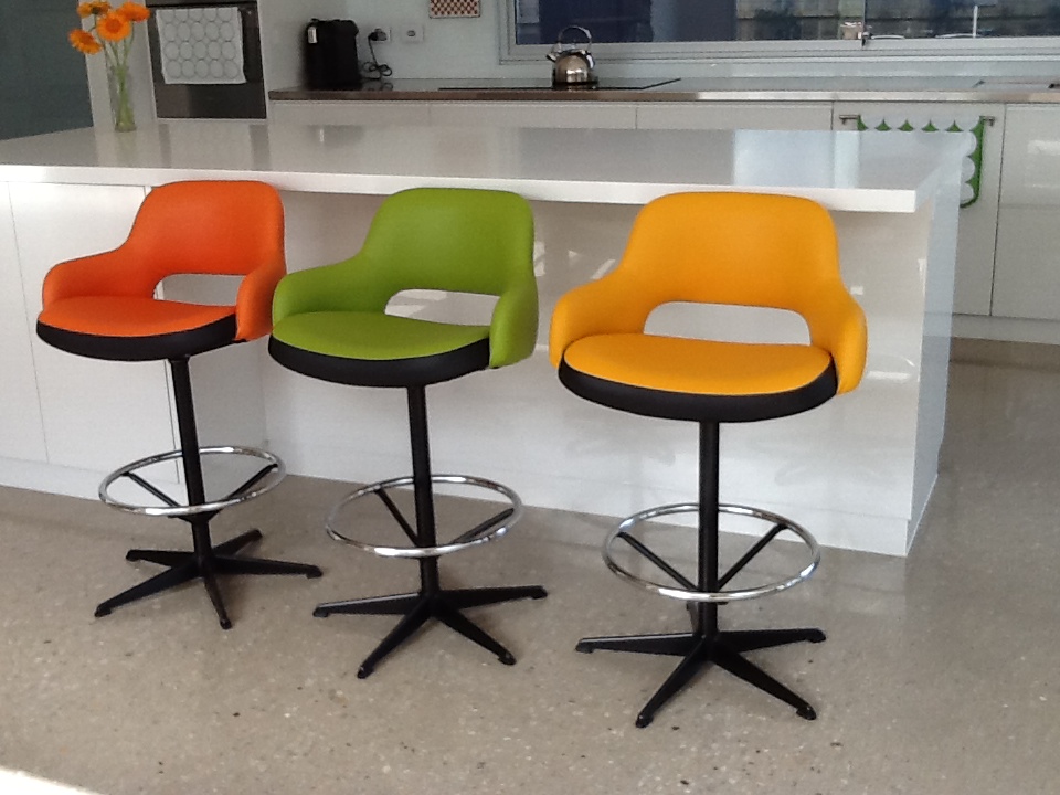 Kitchen bar stools swivel