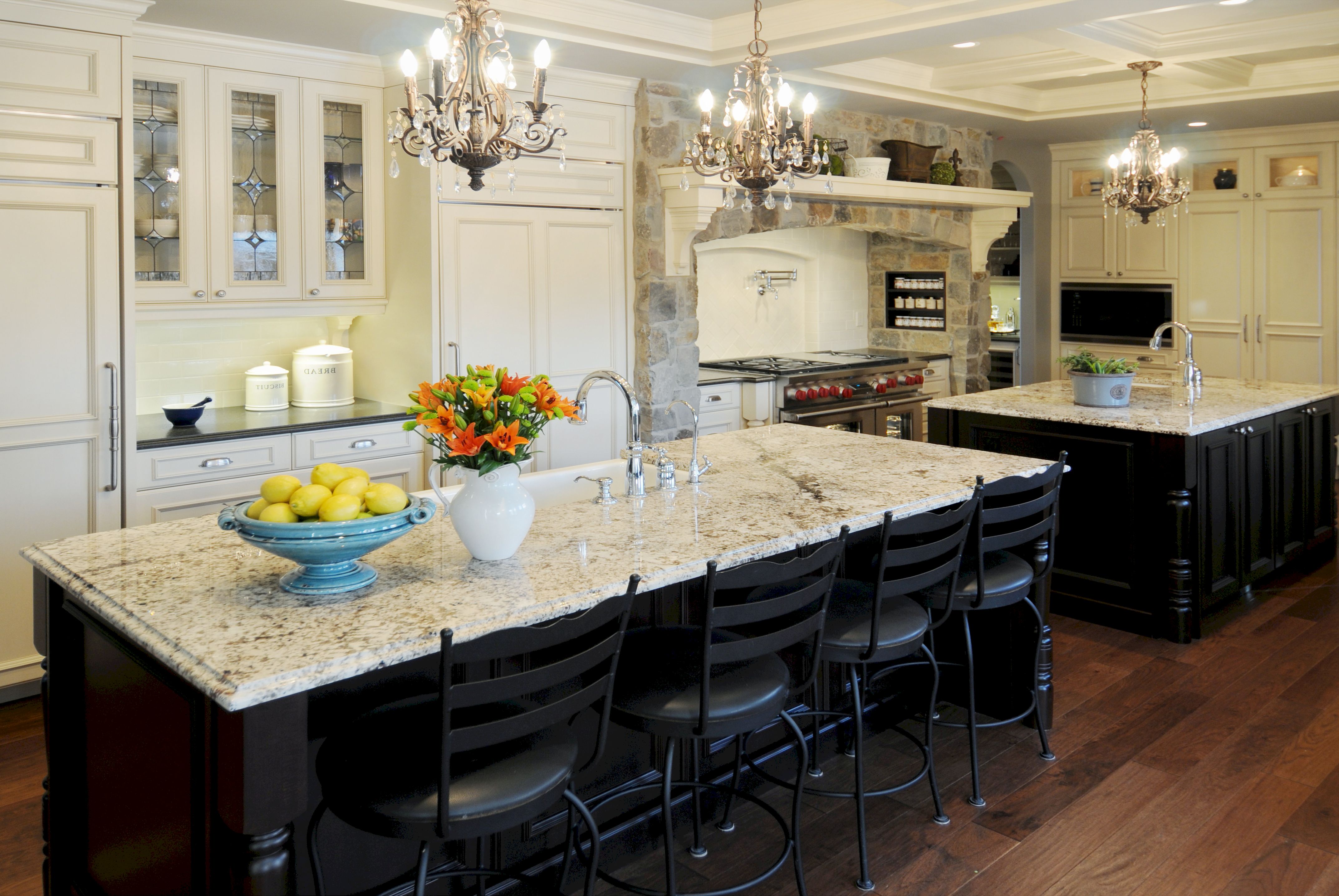 Black Kitchen Island photo - 1