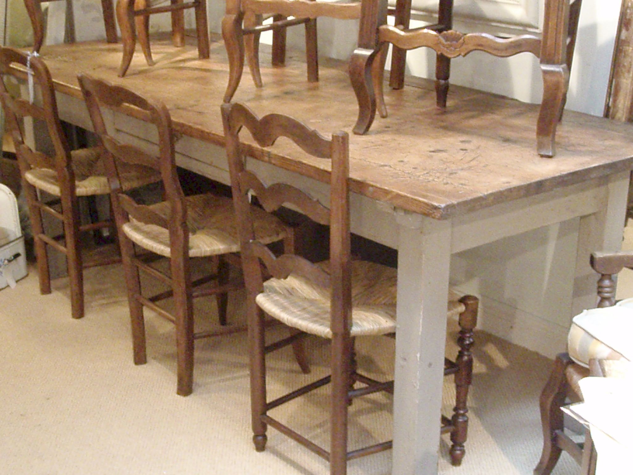 Farmhouse Kitchen Table And Chairs photo - 1