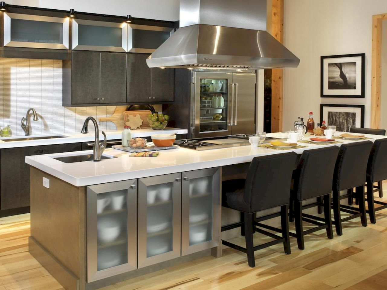 Kitchen Island With Seating And Storage photo - 4
