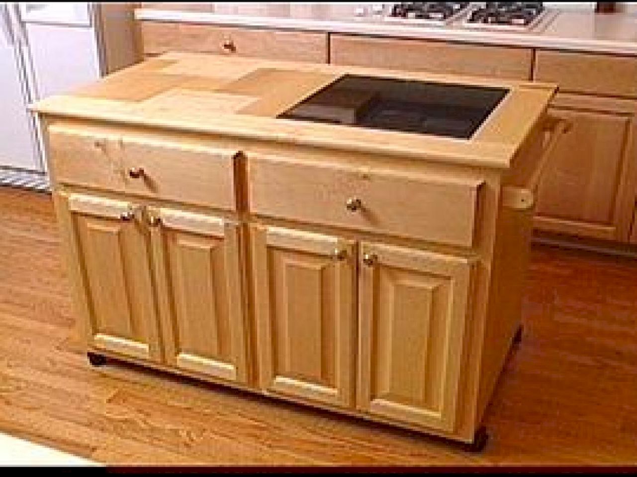 Kitchen Islands With Drawers photo - 4