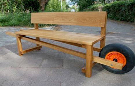 Movable bench with wheel