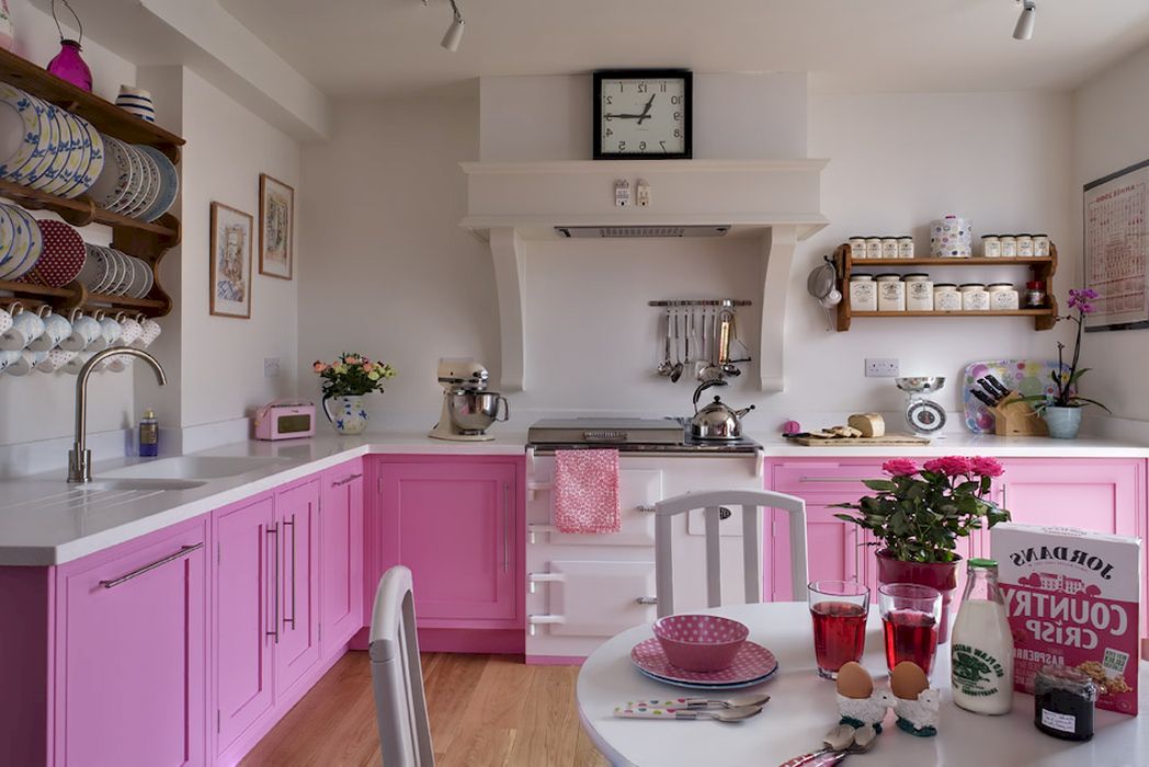 Retro Pink Kitchen photo - 5