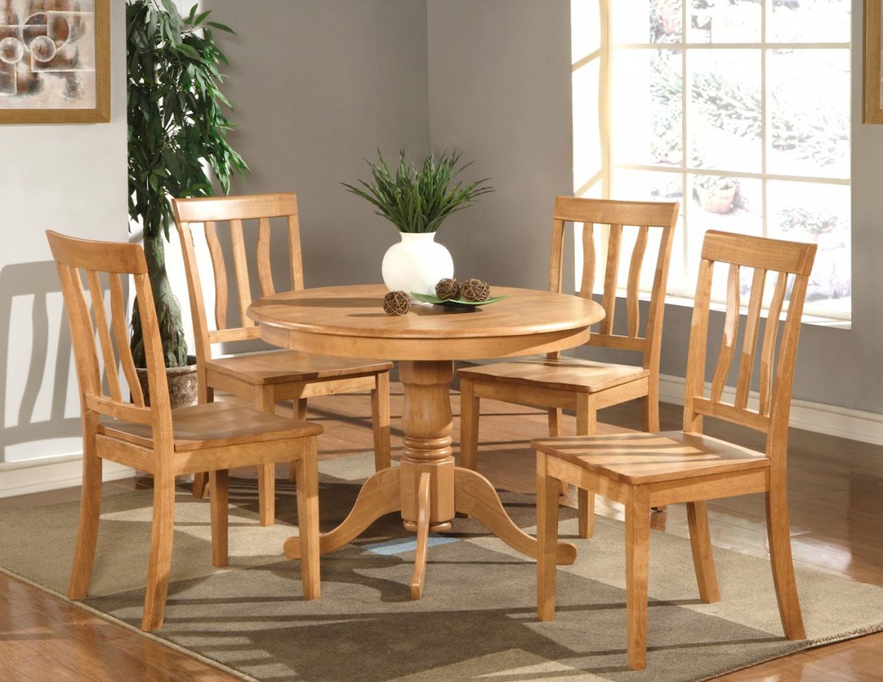 Round Kitchen Table And Chairs photo - 5
