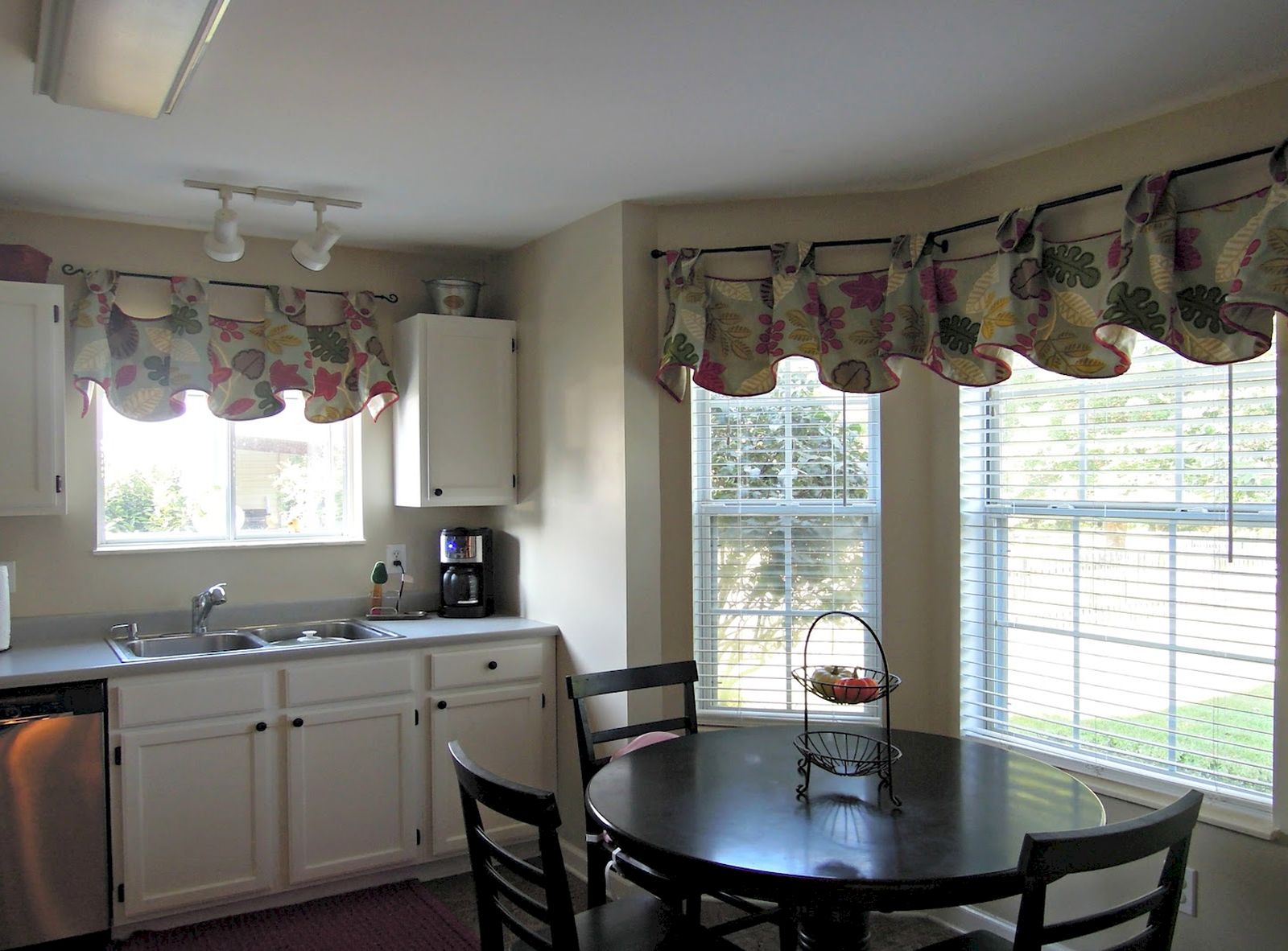 Valance Curtains For Kitchen photo - 4